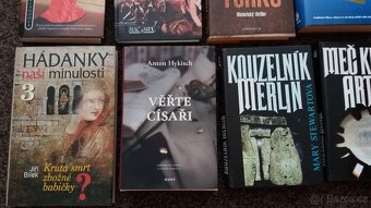 Různé knihy-historické, drama, thrillery, romány, bestselery - 11