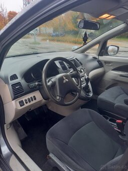 Mitsubishi Grandis - 11