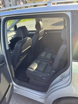 VW Touran 2.0 TDI DSG - 11