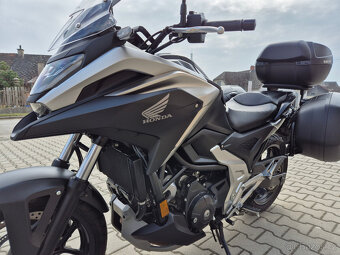 Prodám Honda NC750X , r. v. 2022, ABS, TC, ČR, 12166km - 11
