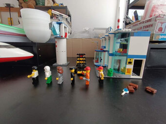LEGO City 3182 Airport +návod - 11