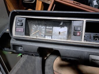 Golf mk1 (zadni levé dvere) i další díly interieru - 11