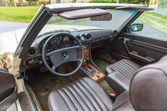 Mercedes-Benz SL 380 R107 - 11