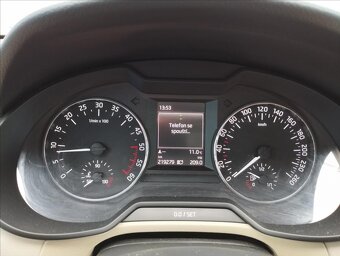 Škoda Octavia 2,0 TDI CR DPF Elegance Combi - 11