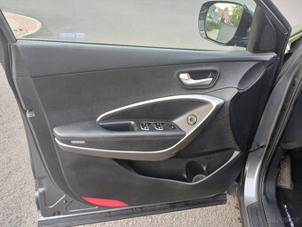 Hyundai Santa Fe 2.4i GDI benzín - 11