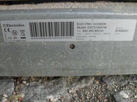 ELEKTRICKÝ SKLOKERAMICKÝ VOLNĚ STOJÍCÍ SPORÁK ELECTROLUX,LCD - 11