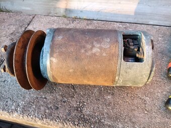 Avog motůrek stěračů - 11