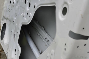 Toyota Yaris GR 4X4 -pravé dveře - 11