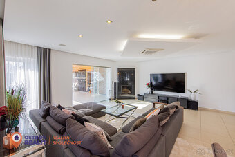 Prodej, rodinný dům s wellness, jezírkem, pozemek 1034 m2, Š - 11