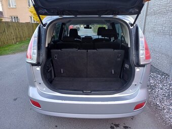 Naftová Mazda 5....7místné - 11