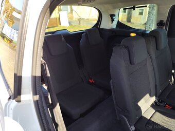 Peugeot 5008. 2.0HDI.110kw.R.V.4/2016.Panorama.7míst - 11