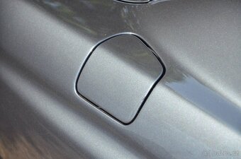 BMW 850i - 11