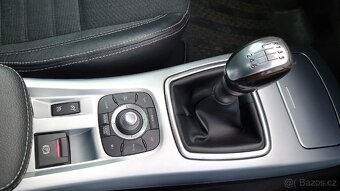 Renault laguna 3 benzín 2.0 103 kw - 11