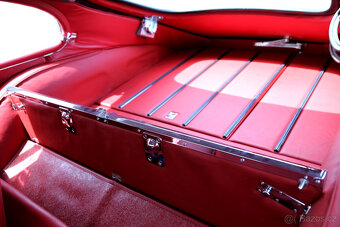 Jaguar E-Type 4.2 Series 1½ (1967) - 11