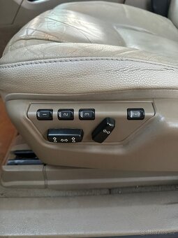 Volvo XC90 AWD, 2,4D5, 147KW, 2011, 230tkm, 7míst - 11