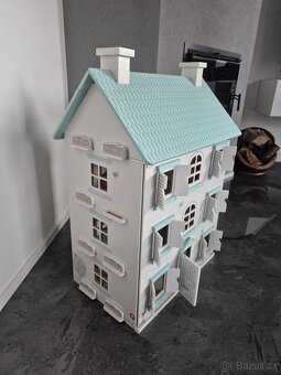 Dřevěný dětský domeček pro panenky - 11