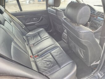BMW 5 E39 Touring - 11