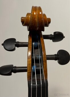 Housle 4/4 - 11