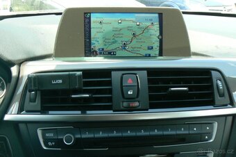 BMW 3  2.0  318d Combi - 2014 - 11