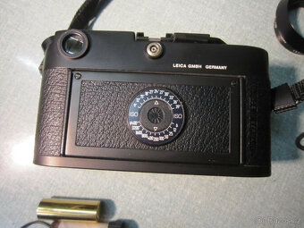 Fotoaparát Leica M6 a 5 objektivů - 11