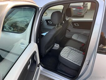 ŠKODA ROOMSTER 1. 6 MPI SERVISNÍ KNIHA  124.900 km - 11