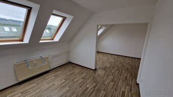 Pronájem podkrovního bytu 2+1, Radvanice u Trutnova - 11