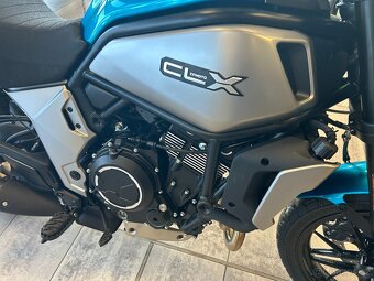CF Moto 700 CL-X Heritage 2025 - 11