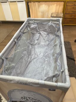 Cestovní postýlka - 11