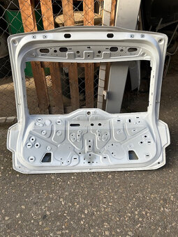 Volvo XC90 2015- víko kufru, nadkolí - 11