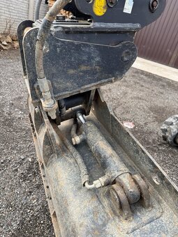 Prodám pásové minirypadlo SANY SY18C - 11