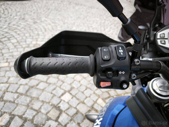 Triumph Tiger 800 XRX - 11