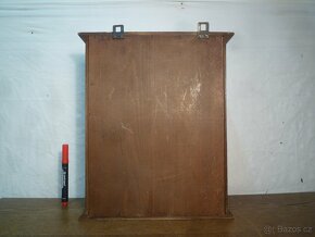 závěsná dřevěná skříňka lékárna 1880 zdobená erb víla - 11