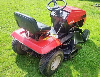 Zahradní traktor ( traktůrek ) MTD - 11