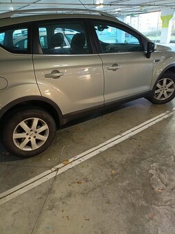 Ford Kuga RV.2009.nkm99900 - 11