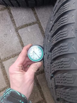 461. Zimní sada na Suzuki s TPMS ventilky 215/60/16 - 11
