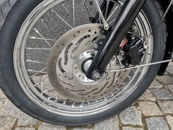 Triumph Bonneville T100 - 11