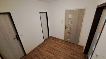 Pronájem krásného bytu 1+1 48 m2, Chlumec, Stradovská ul. - 11