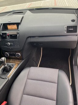 Mercedes-Benz W204 220cdi - 11