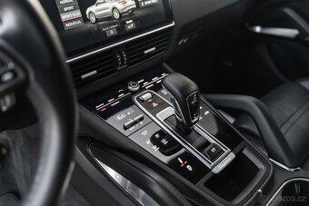 Predám Porsche Cayenne Turbo 4x4 A/T - 11