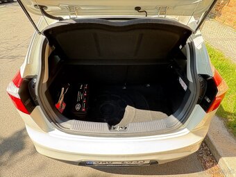 Kia Rio - 11