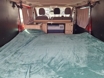 Renault Trafic obytný vůz rok 2018 - 11