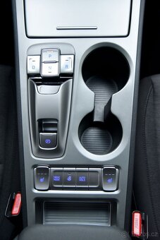 Kona Electric 100 A/T, ACC, Lane Assist, Vyhr.volant+sedadla - 11