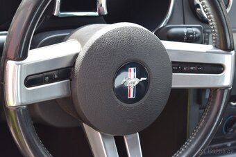 Ford Mustang KUPÉ 4.0i V6/MANUÁL/2006/KŮŽE/ - 11
