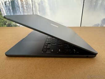 MacBook AIR 13.6" M2/16/1TB 10GPU Bat 82,6% Hezký stav - 11