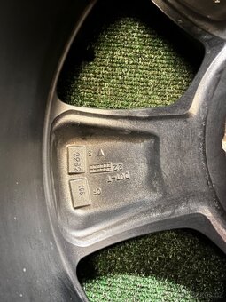 6x139.7 R20 Dodge RAM 1500 - ORIGINÁL Alu - černé - 11