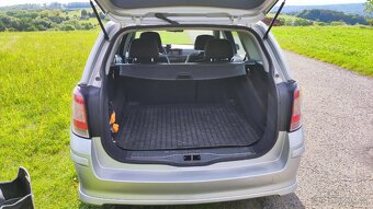 Opel Astra H Caravan 1.7 CDTi - 11