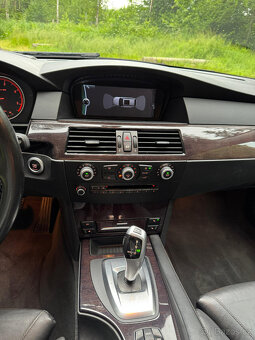 BMW E61 525D LCI 2010 Edition - 11