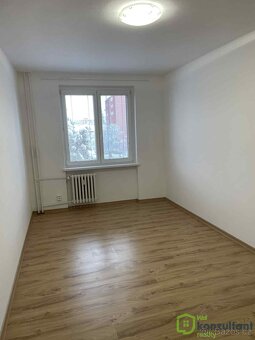 Pronájem prostorného bytu 3+1 s lodžií – 68 m², 3. NP, výtah - 11