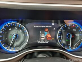 Chrysler Pacifica 3,6L kamera360,adapt.temp.auto parkování - 11