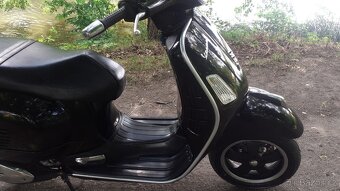 vespa Gts 300 - 11